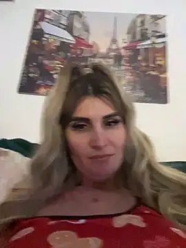 EvelynFrances online show from 2, 1, 2025