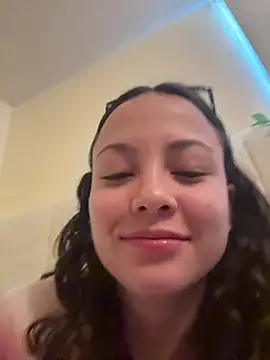 Megan Rodrigo online show from 28, 2, 2026