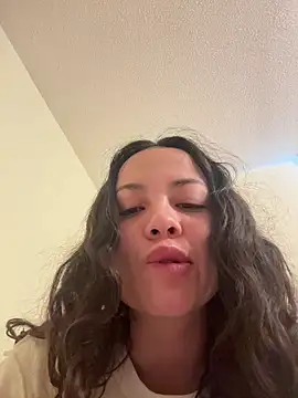 Megan Rodrigo online show from 28, 3, 2026