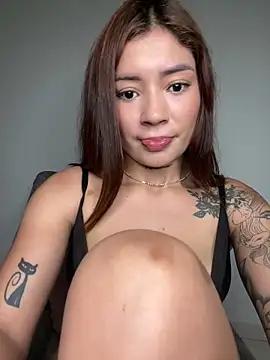 Roxanne 08 online show from 13, 3, 2025