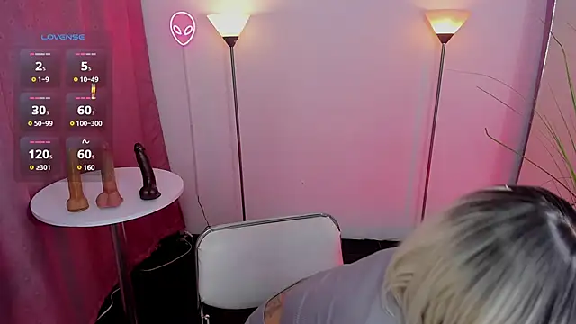 Dayanna tecca online show from 21, 3, 2025