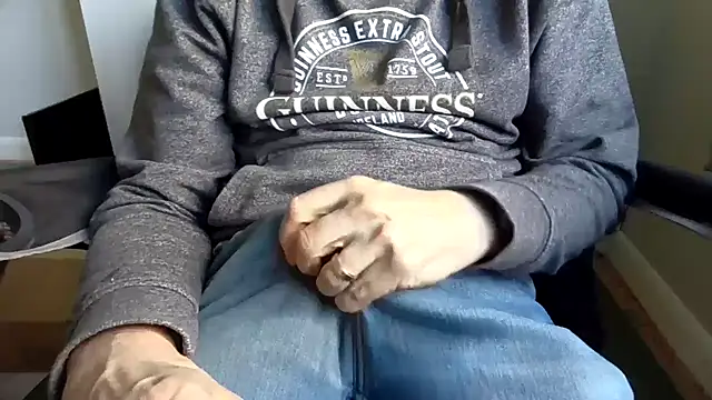 Snapshot of hornyguyuk1973 chatting on 13, 3, 2026 hornyguyuk1973 online show from 13, 3, 2026