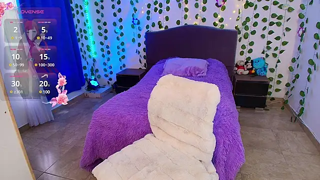 hazel lee ross online show from 7, 12, 2024