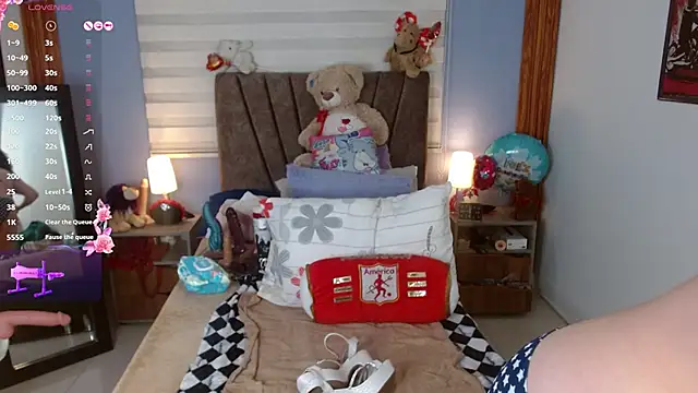 Snapshot of Nadia_84 chatting on 10, 11, 2025 Nadia 84 online show from 10, 11, 2025