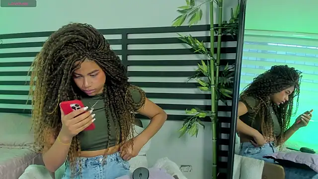 Snapshot of nayah__ chatting on 14, 9, 2025 nayah online show from 14, 9, 2025