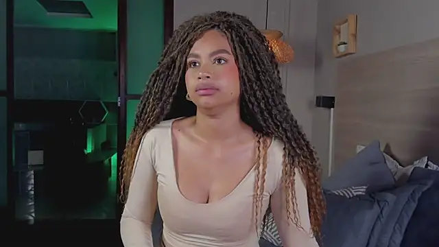 Snapshot of nayah__ chatting on 28, 9, 2025 nayah online show from 28, 9, 2025