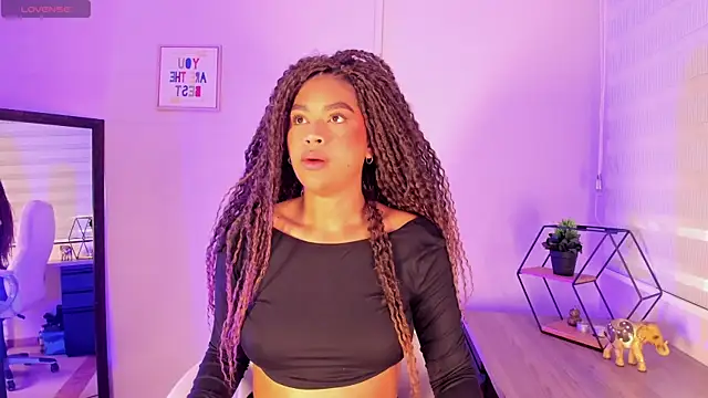 Snapshot of nayah__ chatting on 2, 10, 2025 nayah online show from 2, 10, 2025