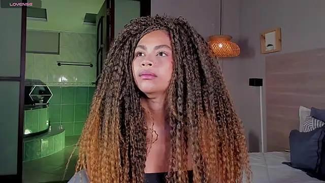 Snapshot of nayah__ chatting on 14, 10, 2025 nayah online show from 14, 10, 2025