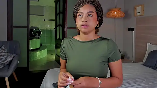 Snapshot of nayah__ chatting on 4, 11, 2025 nayah online show from 4, 11, 2025