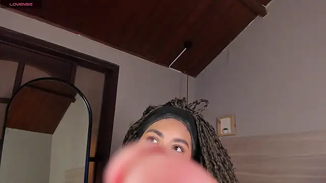 Snapshot of nayah__ chatting on 13, 4, 2026 nayah online show from 13, 4, 2026