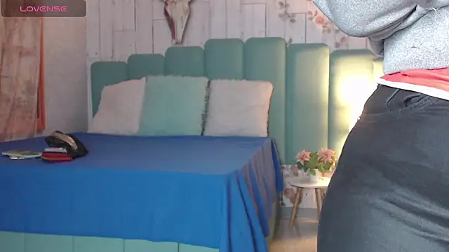 Snapshot of Alison_Simmons chatting on 3, 2, 2025 Alison Simmons online show from 3, 2, 2025