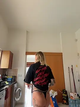 Snapshot of haileyhope_ chatting on 3, 10, 2025 haileyhope  online show from 3, 10, 2025