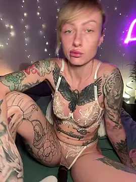 haileyhope  online show from 10, 2, 2026