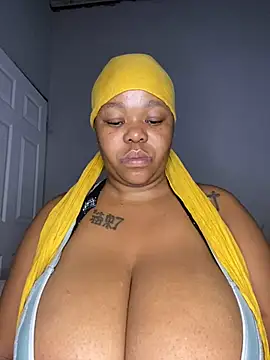 Snapshot of Mandy-101 chatting on 2, 2, 2025 Mandy-101 online show from 2, 2, 2025