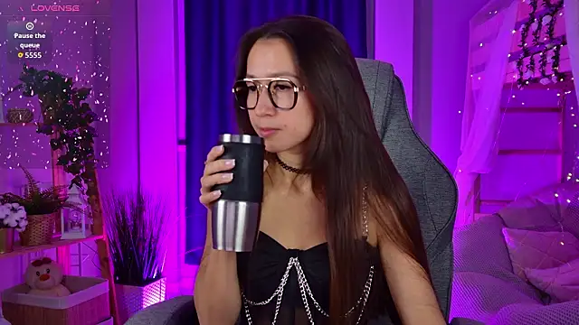 LanaBaker online show from 15, 3, 2026