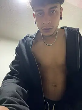 Snapshot of JuanCamiloSati3 chatting on 4, 7, 2026 JuanCamiloSati3 online show from 4, 7, 2026