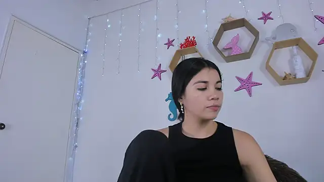 Snapshot of Emiily_Parkerr chatting on 27, 12, 2024 Emiily Parkerr online show from 27, 12, 2024