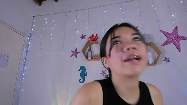 Snapshot of Emiily_Parkerr chatting on 15, 3, 2025 Emiily Parkerr online show from 15, 3, 2025