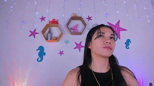 Snapshot of Emiily_Parkerr chatting on 9, 9, 2025 Emiily Parkerr online show from 9, 9, 2025