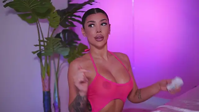 NatyDesiree online show from 6, 3, 2025