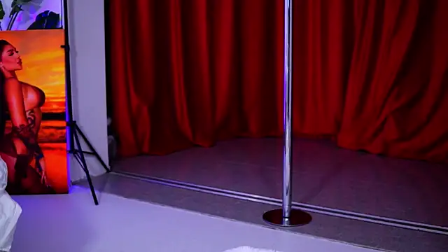 NatyDesiree online show from 3, 12, 2025