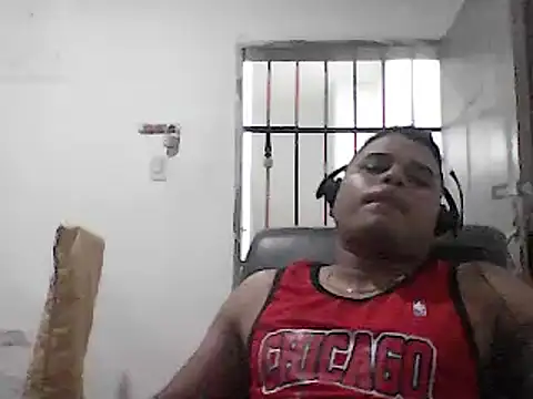 SaucyAffair0 online show from 8, 3, 2025