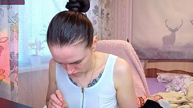 Snapshot of Bella__Swoon chatting on 28, 4, 2026 Bella Swoon online show from 28, 4, 2026