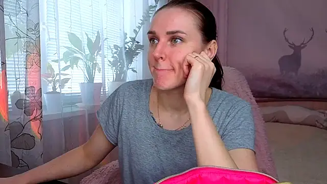 Snapshot of Bella__Swoon chatting on 13, 5, 2026 Bella Swoon online show from 13, 5, 2026