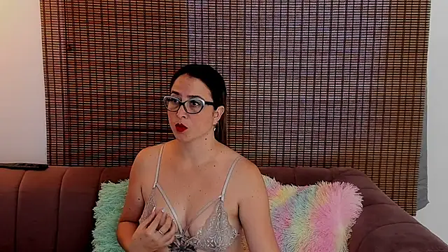 Snapshot of ariana_cross chatting on 10, 7, 2026 ariana cross online show from 10, 7, 2026
