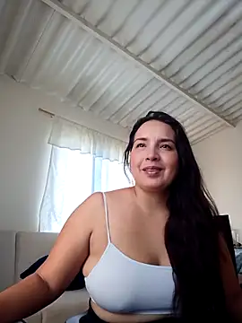 Snapshot of allison-dreams chatting on 5, 3, 2025 allison-dreams online show from 5, 3, 2025