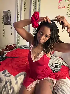 Snapshot of LeyaHoneybuns chatting on 23, 12, 2024 LeyaHoneybuns online show from 23, 12, 2024