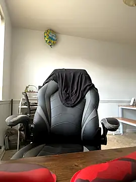 Snapshot of LeyaHoneybuns chatting on 9, 9, 2025 LeyaHoneybuns online show from 9, 9, 2025