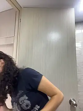 uniquerossie online show from 23, 2, 2026