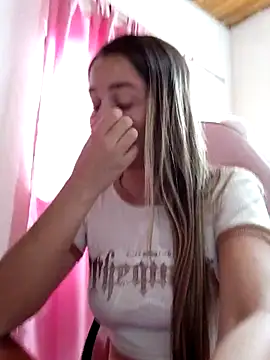 Snapshot of Iris_love18 chatting on 19, 1, 2026 Iris love18 online show from 19, 1, 2026