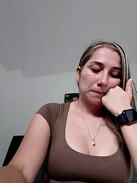 Snapshot of Iris_love18 chatting on 15, 2, 2026 Iris love18 online show from 15, 2, 2026