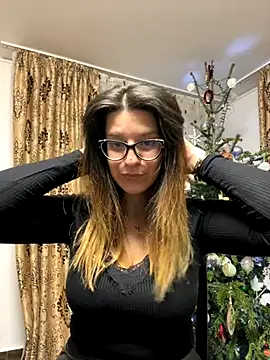 NadiraNoor online show from 21, 12, 2025