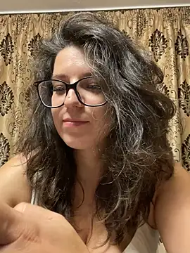 NadiraNoor online show from 3, 7, 2026