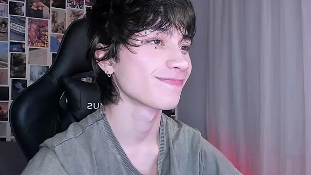 Snapshot of liamelf chatting on 23, 3, 2025 liamelf online show from 23, 3, 2025