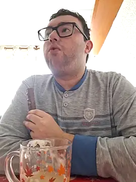 Javier bear online show from 15, 3, 2026