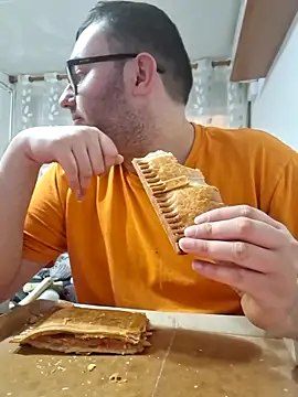 Javier bear online show from 11, 4, 2026