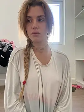 EmiliaCatalina online show from 20, 11, 2025