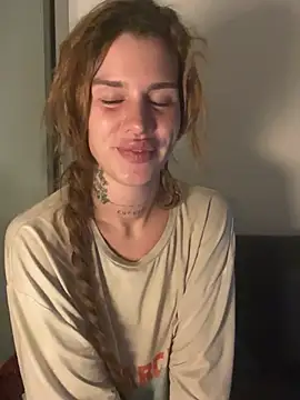 EmiliaCatalina online show from 24, 2, 2026