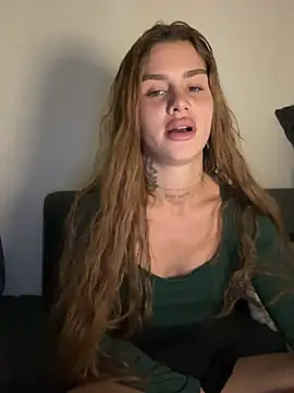 EmiliaCatalina online show from 2, 4, 2026