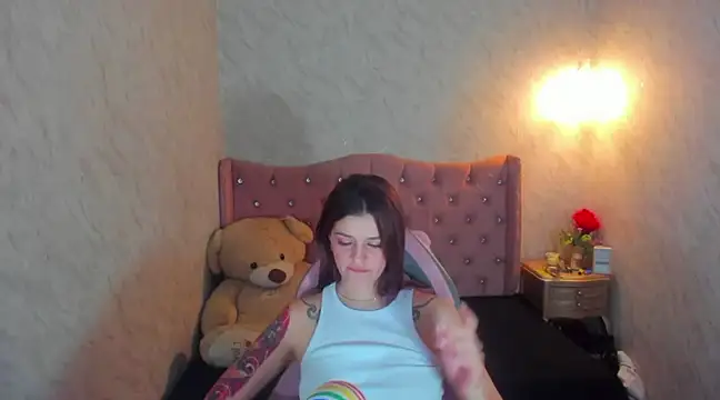 LiaHarryis online show from 16, 2, 2025