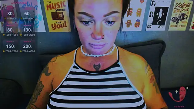 Snapshot of EllieOz chatting on 29, 4, 2026 EllieOz online show from 29, 4, 2026