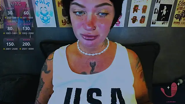 Snapshot of EllieOz chatting on 27, 5, 2026 EllieOz online show from 27, 5, 2026