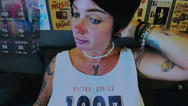 Snapshot of EllieOz chatting on 30, 5, 2026 EllieOz online show from 30, 5, 2026