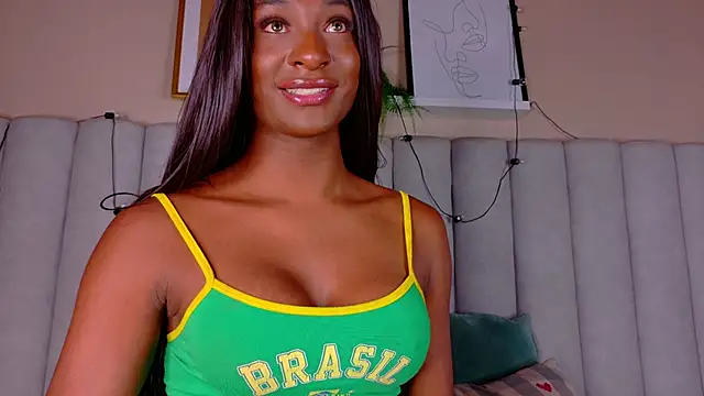 Snapshot of nahomi_campbell chatting on 17, 4, 2026 nahomi campbell online show from 17, 4, 2026