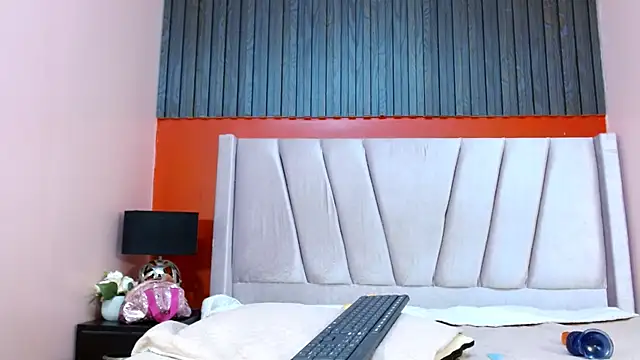 VeronicaRobles online show from 13, 9, 2025