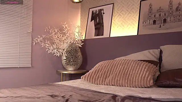 ElleDiane online show from 8, 1, 2025